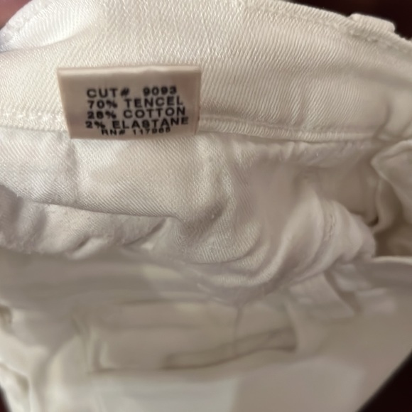 J brand Skinny white Jean - Picture 6 of 7